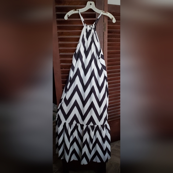 Maxi Dress Medium Black/White - Picture 3 of 4